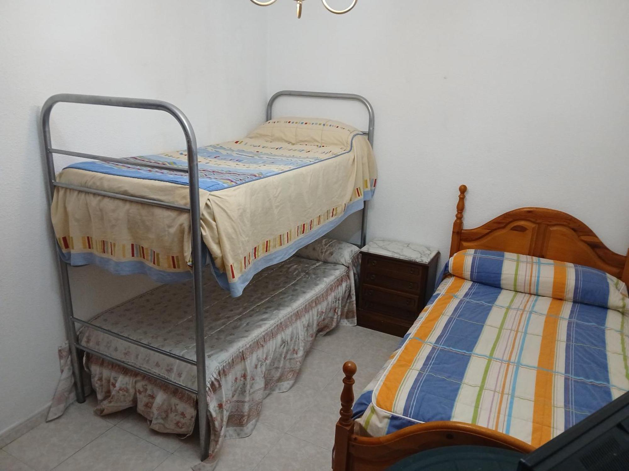 Habitacion Privada Triple Toledo Exterior foto