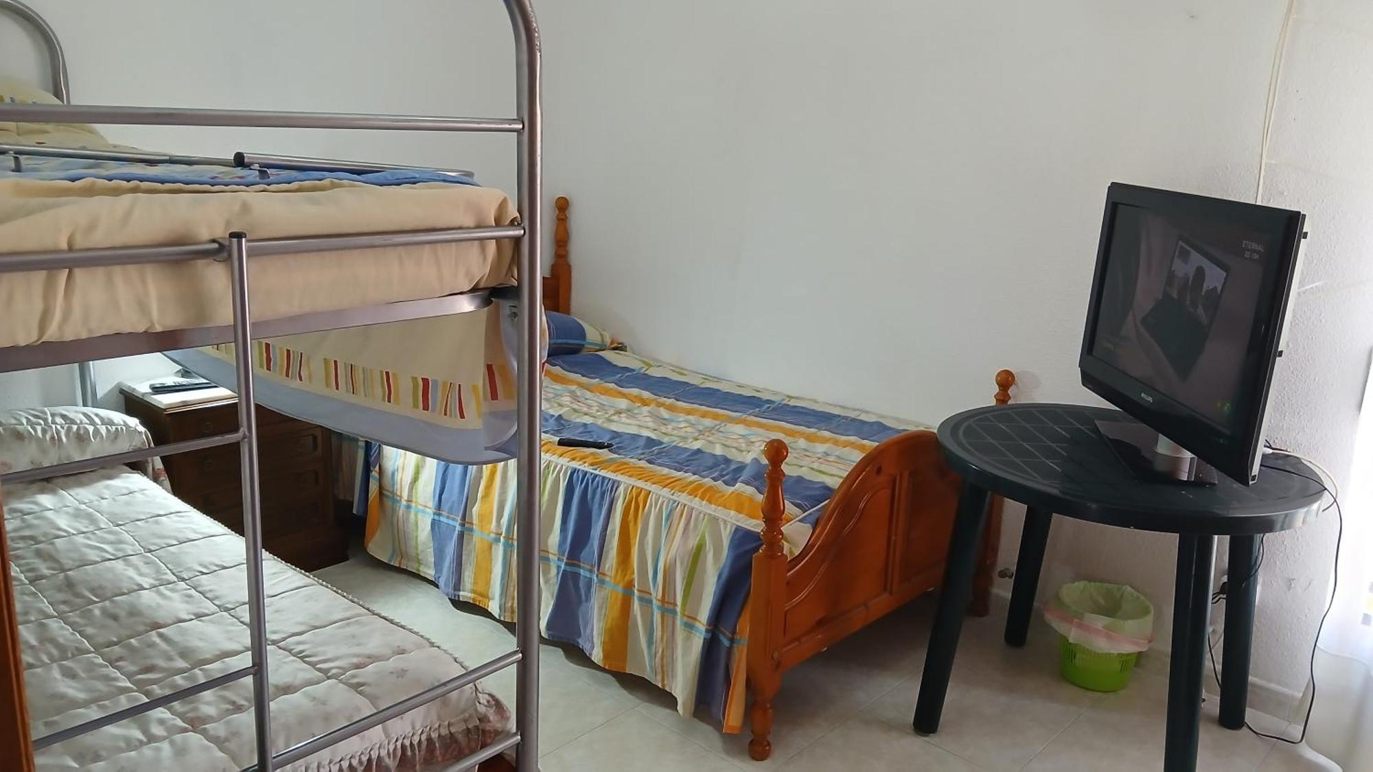 Habitacion Privada Triple Toledo Exterior foto